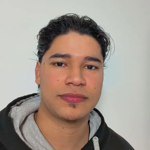 Nicolas, profesional de El Jordy Barbershop